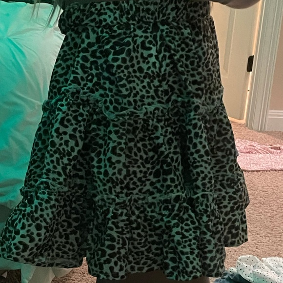Cheetah print ruffle skirt! 🤎 - Picture 2 of 8